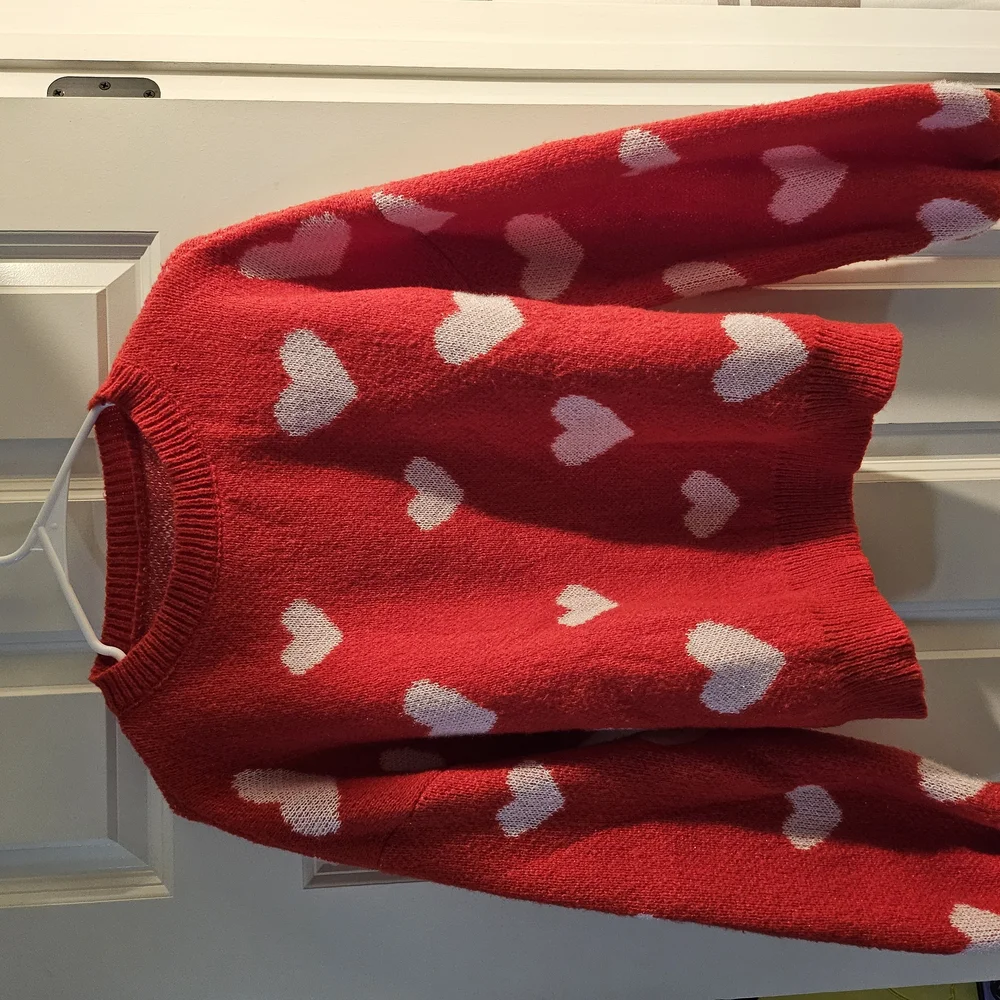 Red Heart Pattern Sweater - Picture 1 of 3